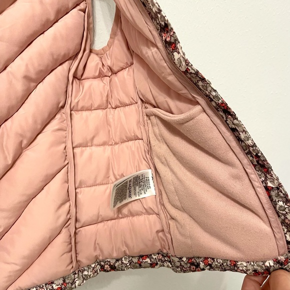 Gently used Gap Kids floral puffer vest size S - Picture 3 of 3